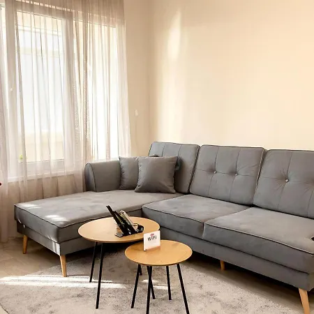 Bright One-bedroom Flat With Balcony I Quiet Area By Flat Mаnаger 公寓 *