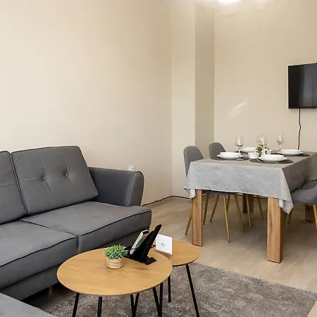 Bright One-bedroom Flat With Balcony I Quiet Area By Flat Mаnаger 公寓 瓦爾納