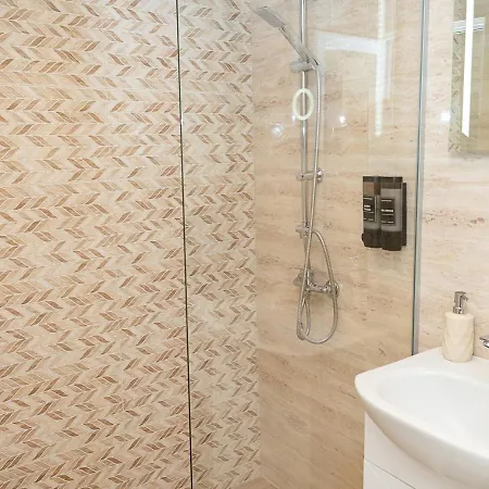 Bright One-bedroom Flat With Balcony I Quiet Area By Flat Mаnаger Apartment