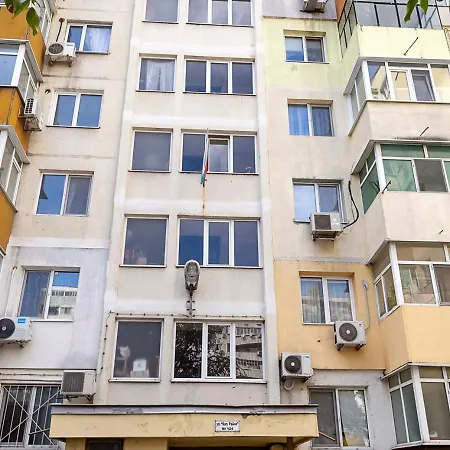 شقة Bright One-bedroom Flat With Balcony I Quiet Area By Flat Mаnаger فارنا