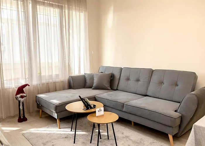 Bright One-bedroom Flat With Balcony I Quiet Area By Flat Mаnаger شقة *