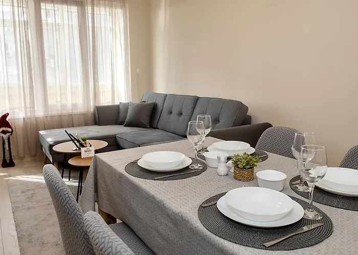 شقة Bright One-bedroom Flat With Balcony I Quiet Area By Flat Mаnаger