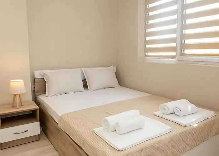 شقة Bright One-bedroom Flat With Balcony I Quiet Area By Flat Mаnаger فارنا